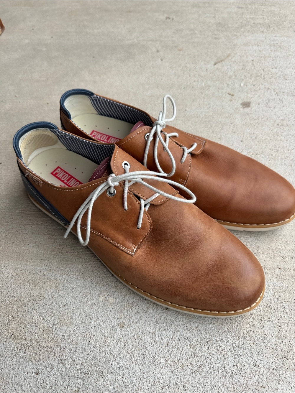 PIKOLINOS Tan/Brown Leather Chukka Boots with Navy Trim